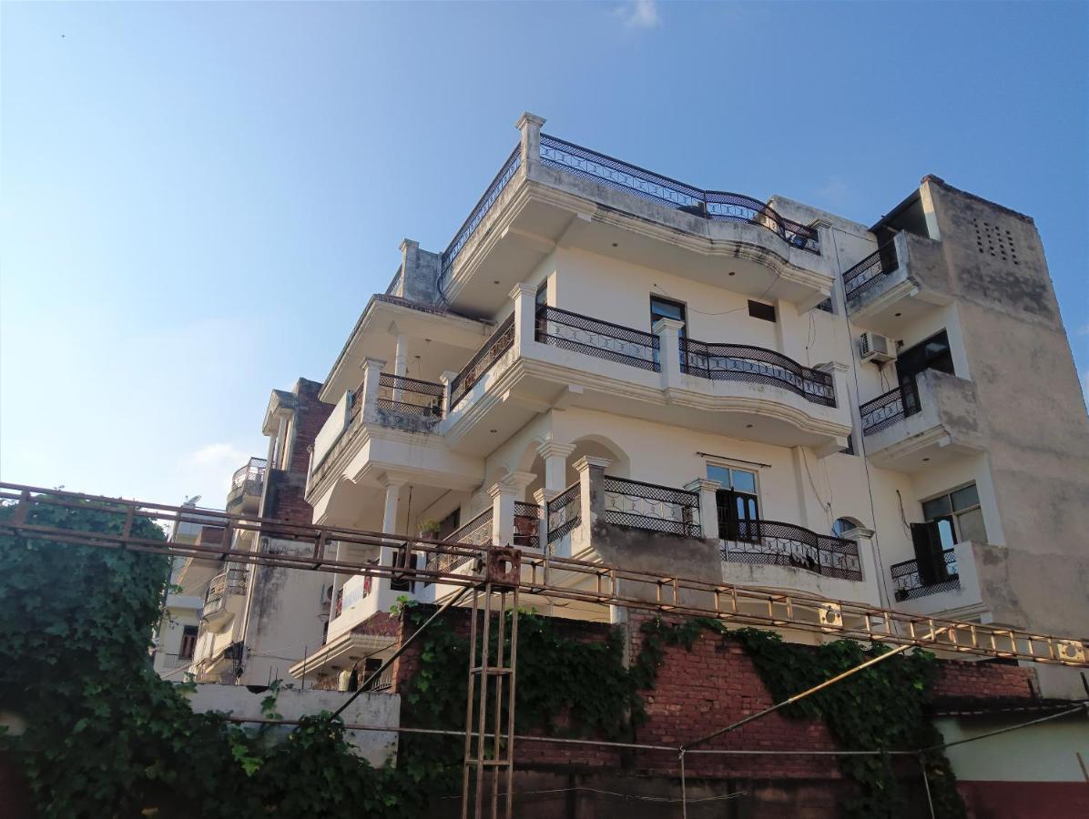 Varuna Palace-Fully Vaccinated Staff Varanasi Ngoại thất bức ảnh
