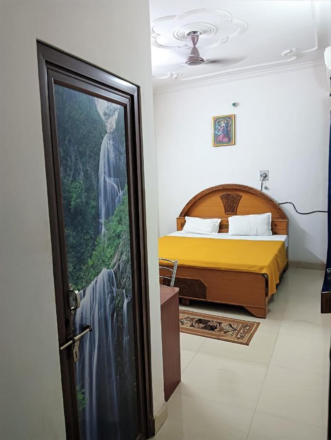 Varuna Palace-Fully Vaccinated Staff Varanasi Ngoại thất bức ảnh