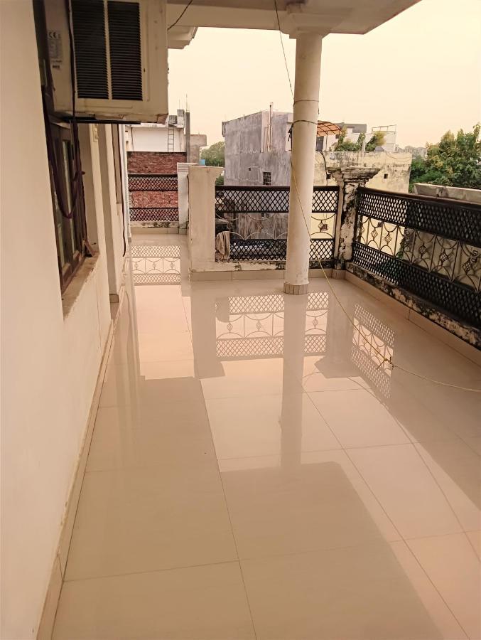 Varuna Palace-Fully Vaccinated Staff Varanasi Ngoại thất bức ảnh