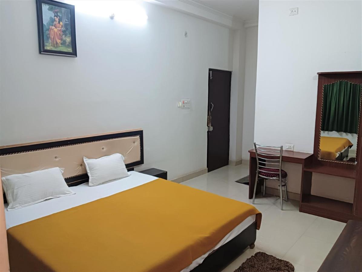 Varuna Palace-Fully Vaccinated Staff Varanasi Ngoại thất bức ảnh