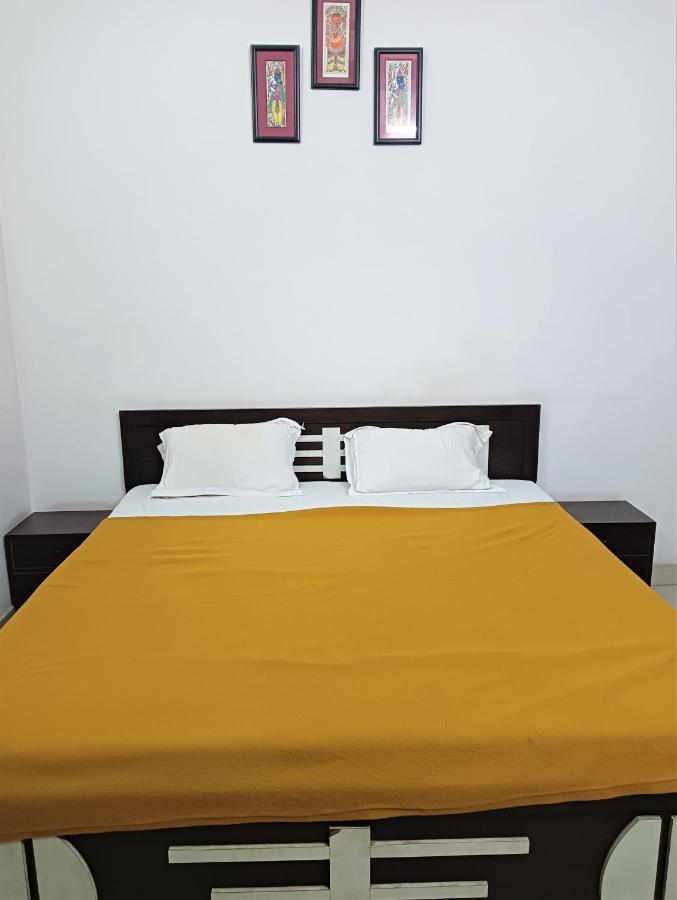 Varuna Palace-Fully Vaccinated Staff Varanasi Ngoại thất bức ảnh