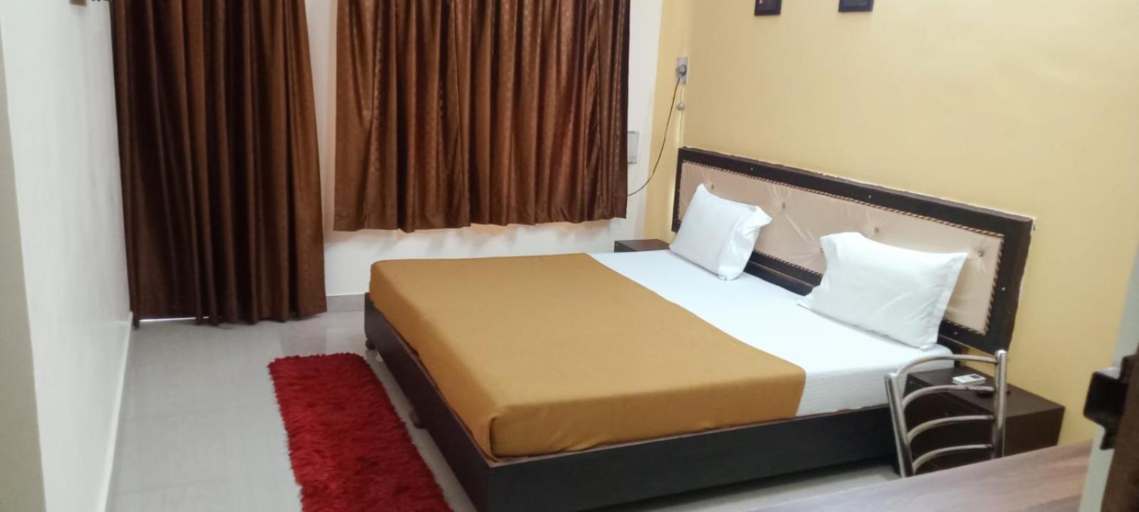 Varuna Palace-Fully Vaccinated Staff Varanasi Ngoại thất bức ảnh